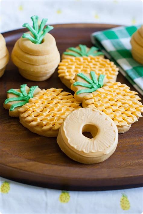 gucci pineapple cookies.